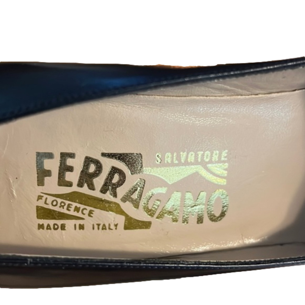 Salvatore Ferragamo black Italian leather heels - Picture 8 of 9